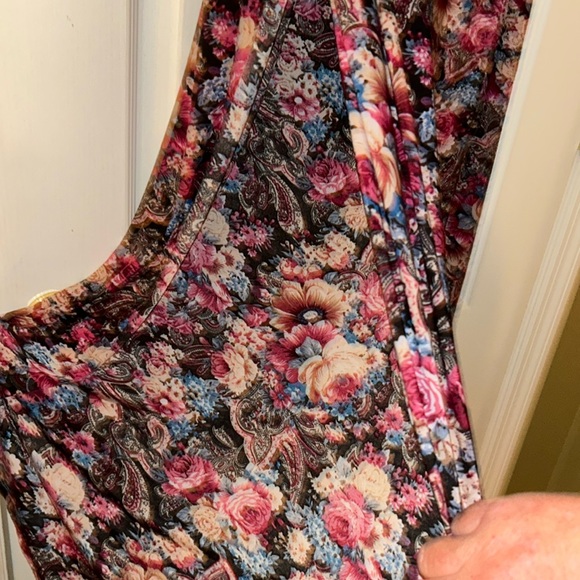 Floral Wide Leg Pants - Picture 3 of 6